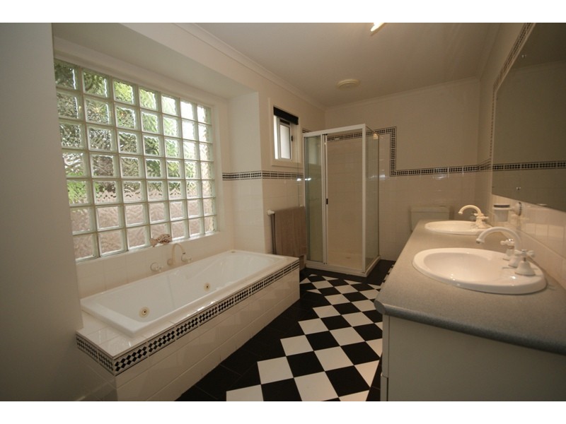 10 Attley Court, Keilor Downs VIC 3038