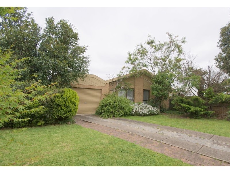 7 Koroit Place, Taylors Lakes VIC 3038