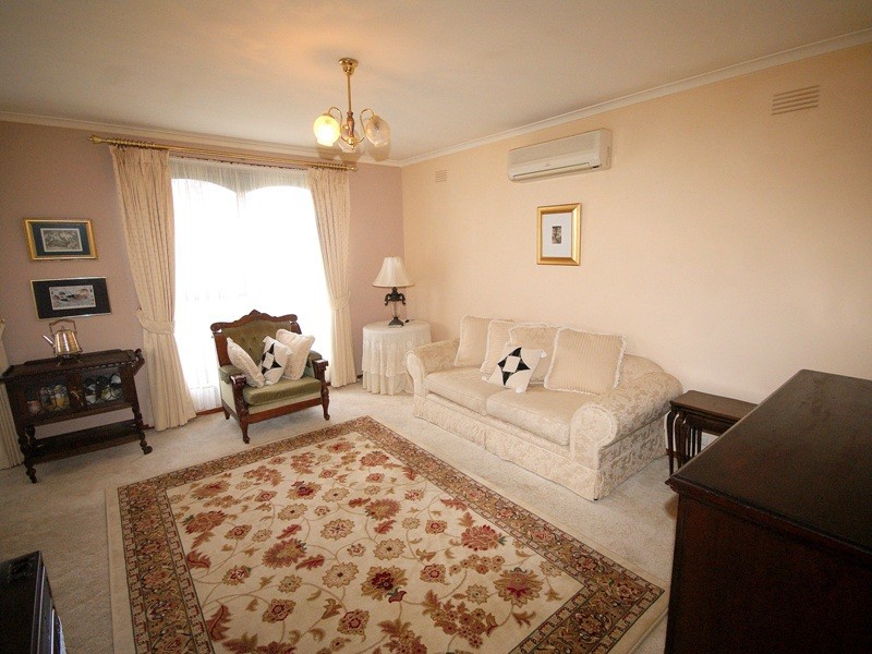 7 Koroit Place, Taylors Lakes VIC 3038