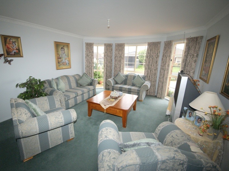 9 Remany Close, Hillside VIC 3037