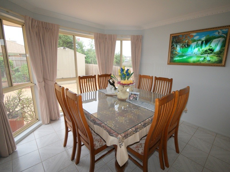 9 Remany Close, Hillside VIC 3037