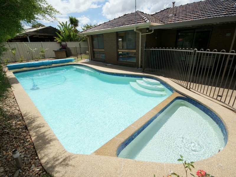 3 Belair Court, Taylors Lakes VIC 3038