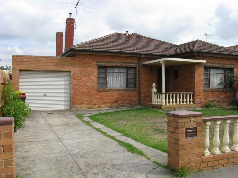 5 Birdwood Street, Essendon North VIC 3041