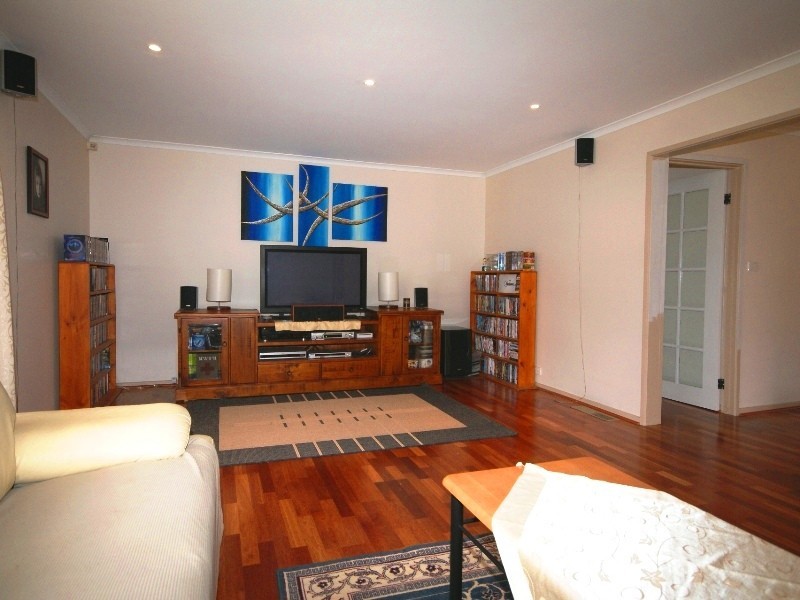 8 Medina Road, Keilor Downs VIC 3038