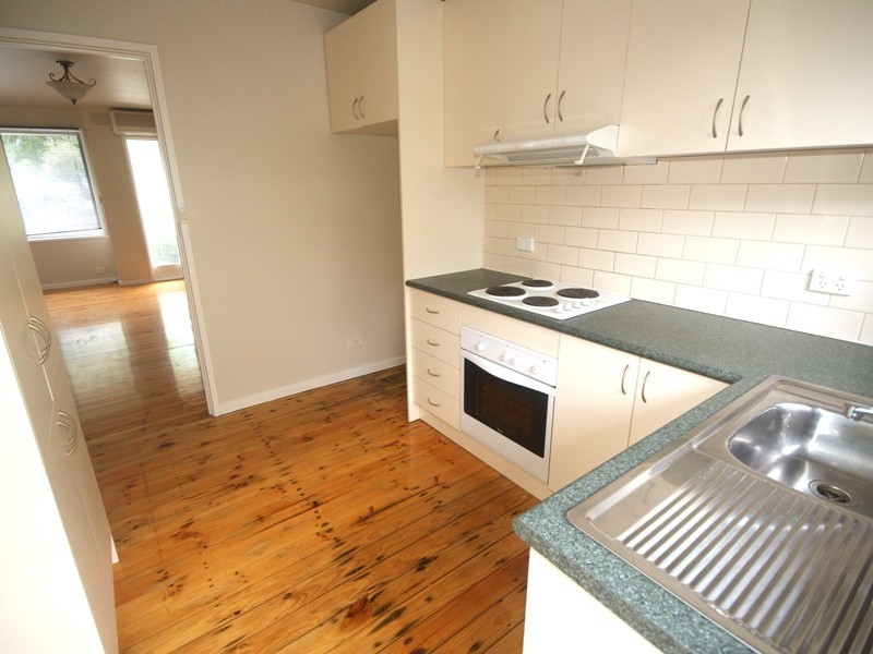 8/20 Grevillia Street, Oak Park VIC 3046