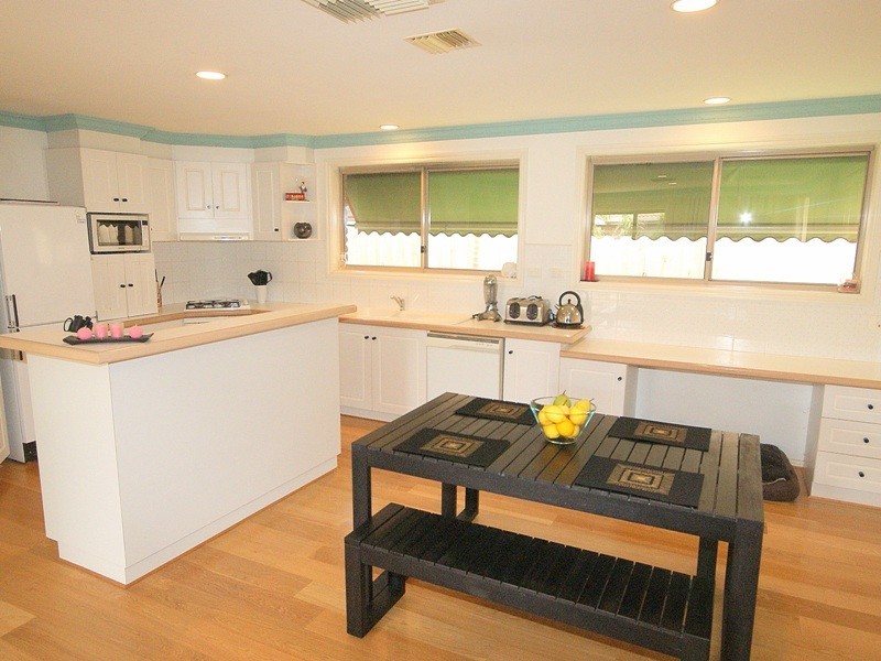 26 Armstrong Close, Keilor East VIC 3033