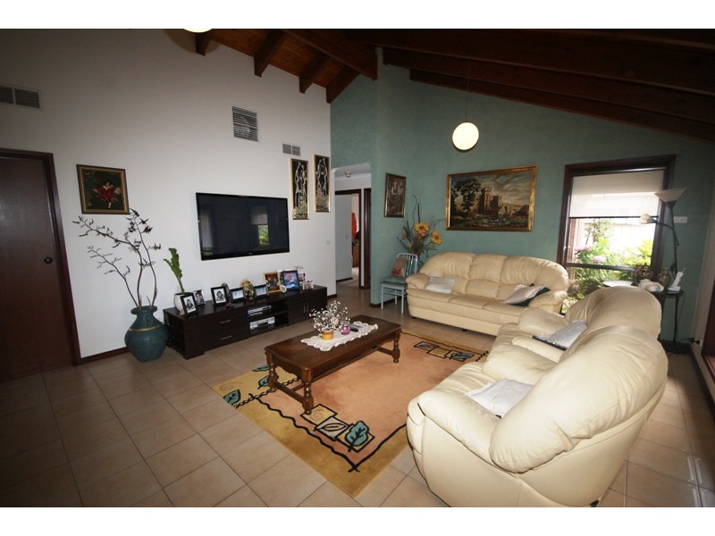 19 Tintaldra Drive, Keilor VIC 3036