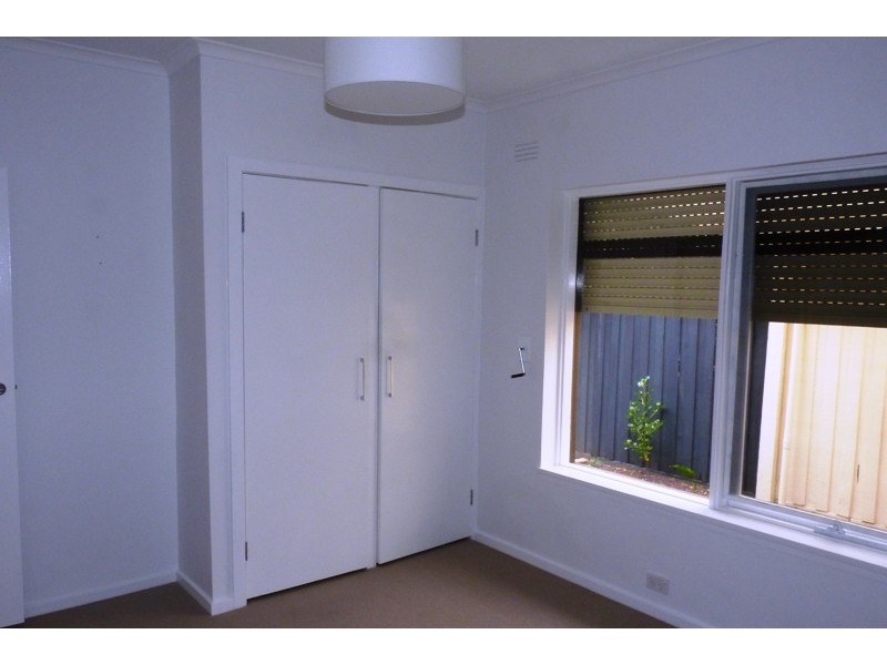 4/6 Etzel Street, Airport West VIC 3042