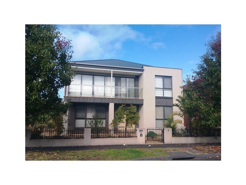 8 Taylor Avenue, Maribyrnong VIC 3032