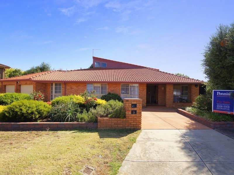 9 Constellation Court, Taylors Lakes VIC 3038