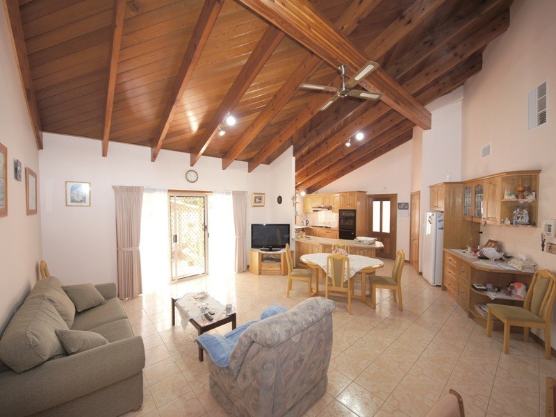 9 Constellation Court, Taylors Lakes VIC 3038