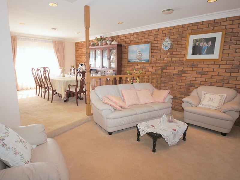 9 Constellation Court, Taylors Lakes VIC 3038