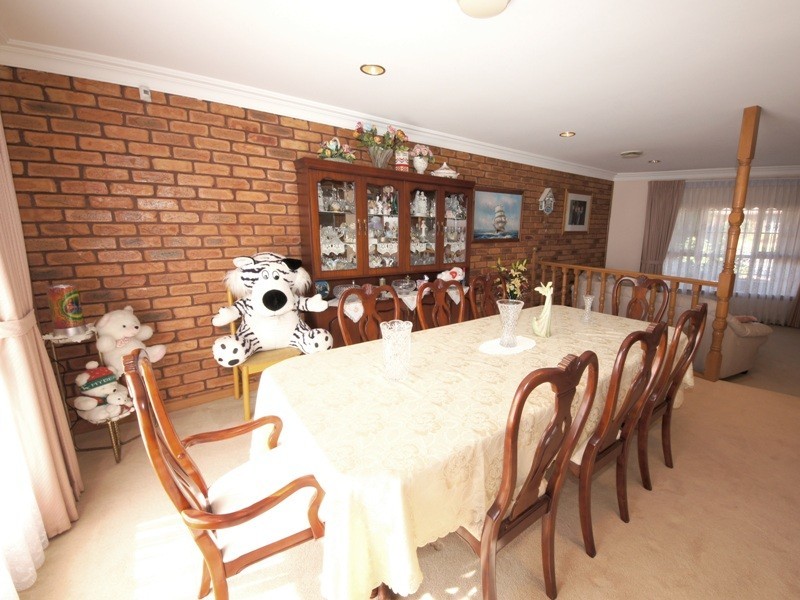 9 Constellation Court, Taylors Lakes VIC 3038