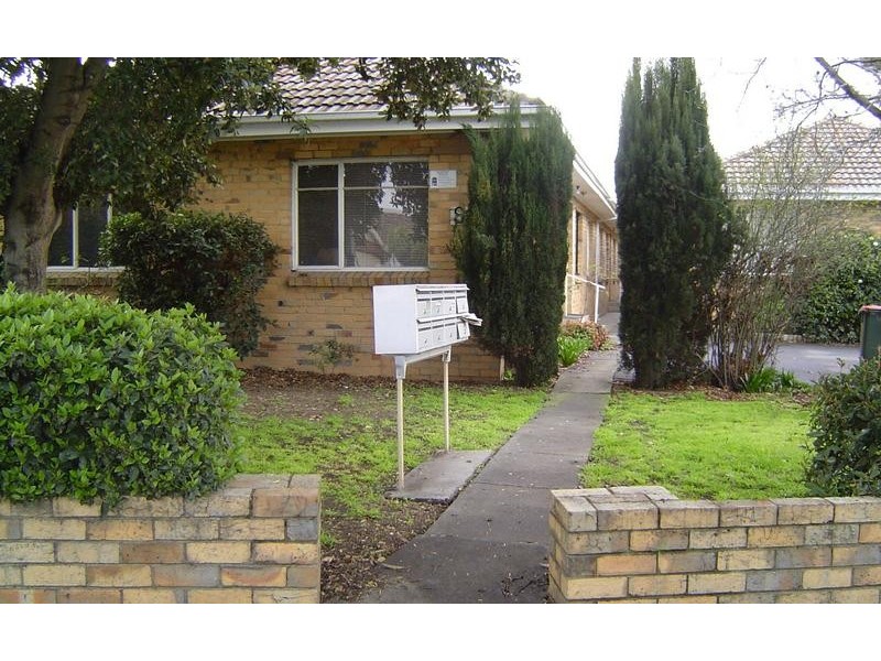 8/92 Kerferd Street, Essendon North VIC 3041