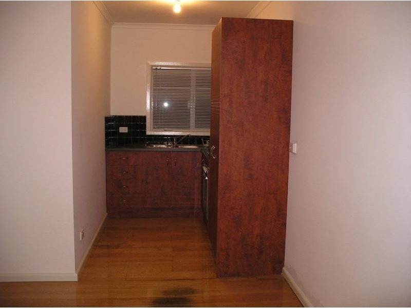 8/92 Kerferd Street, Essendon North VIC 3041