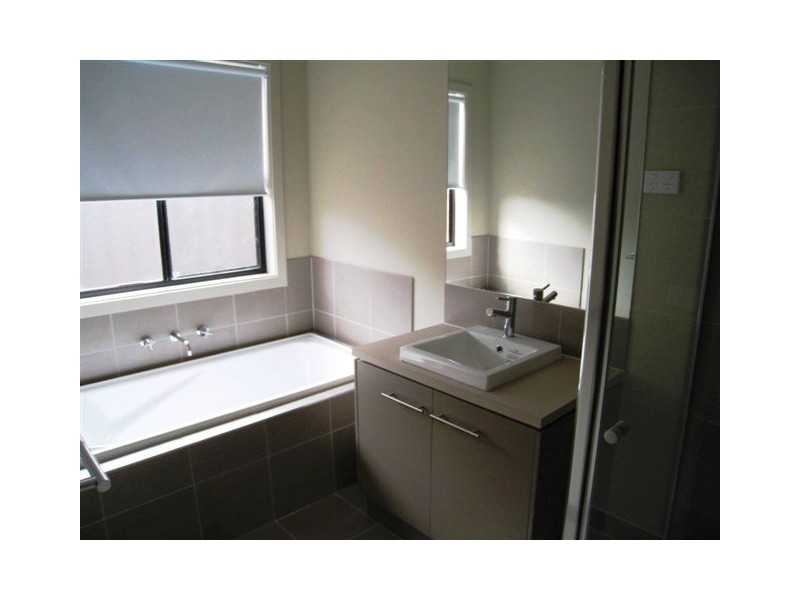 16 Sherrington Grange, Derrimut VIC 3030