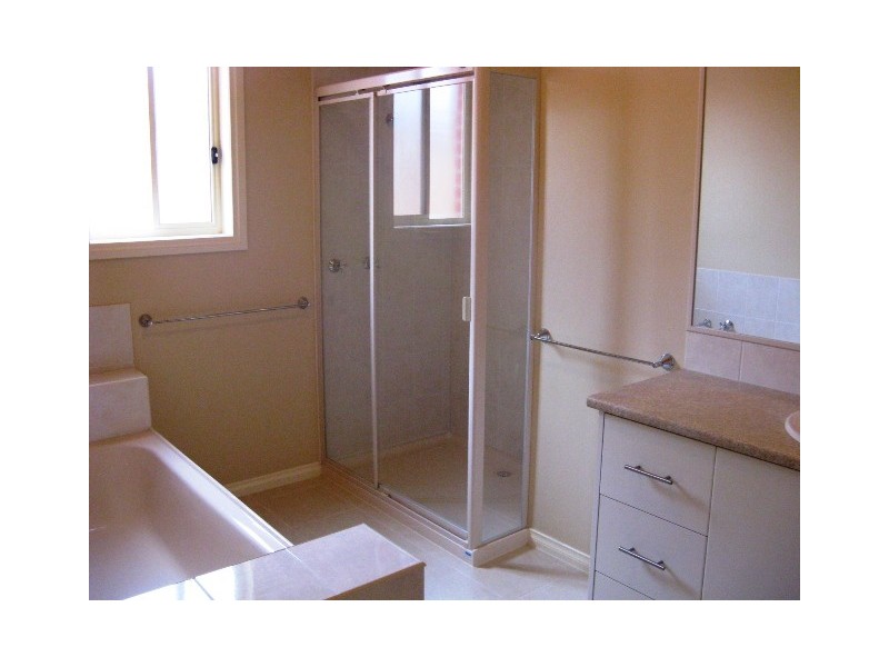 32 Shaw Street, Niddrie VIC 3042