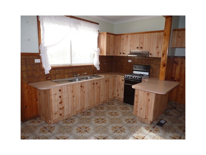 11 Hamilton Street, Niddrie VIC 3042