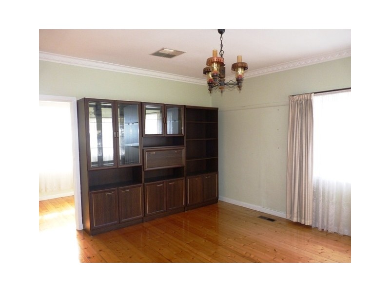 11 Hamilton Street, Niddrie VIC 3042