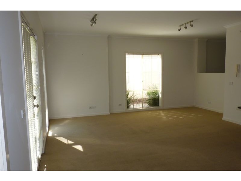 4/250 Sunshine Avenue, Kealba VIC 3021