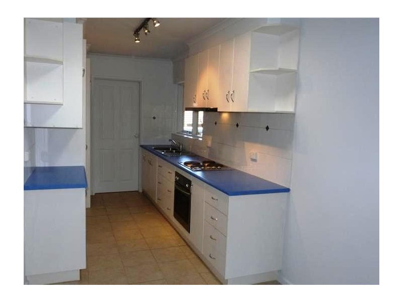 2/14 Moushall Avenue, Niddrie VIC 3042