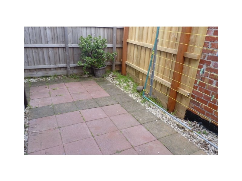 6/2 Balmoral Street, Essendon VIC 3040