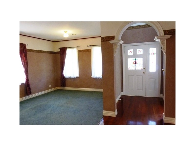 4 Wonga Place, Gowanbrae VIC 3043