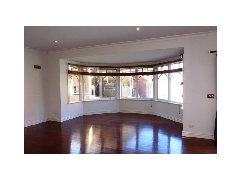 4 Wonga Place, Gowanbrae VIC 3043