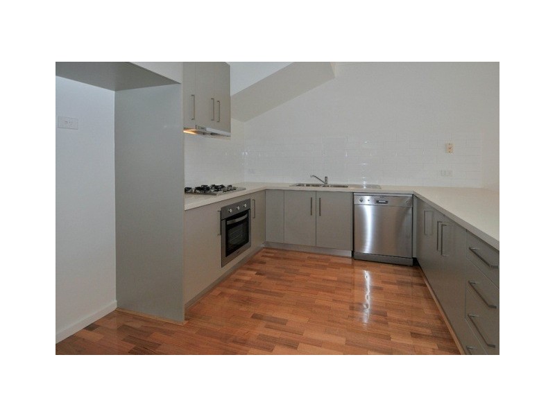 2/58 Snell Grove, Oak Park VIC 3046