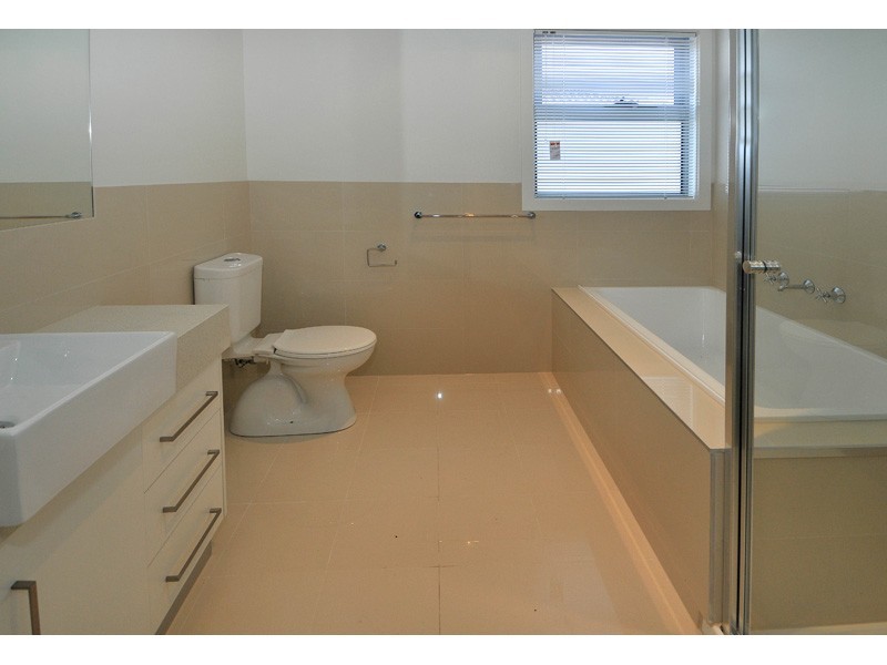 2/58 Snell Grove, Oak Park VIC 3046