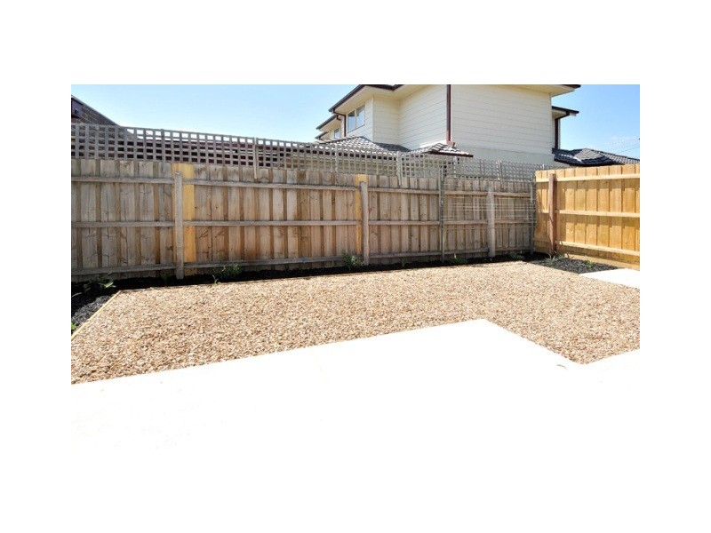 2/58 Snell Grove, Oak Park VIC 3046