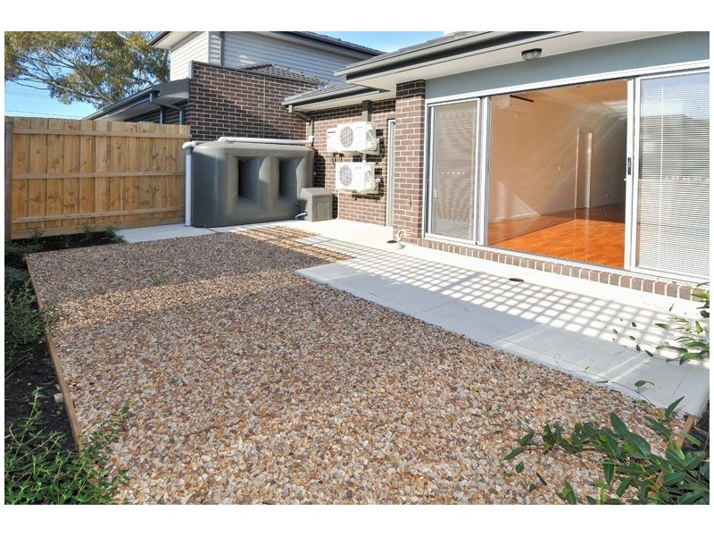 2/58 Snell Grove, Oak Park VIC 3046