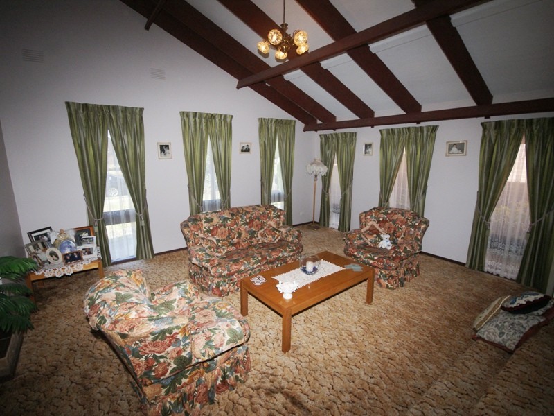 13 Koroit Place, Taylors Lakes VIC 3038