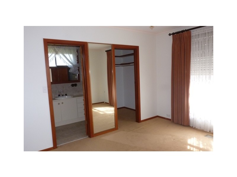 1 Carolyn Court, Keilor Park VIC 3042