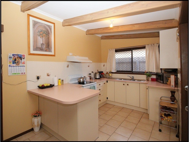 1/121 Fox Street, St Albans VIC 3021