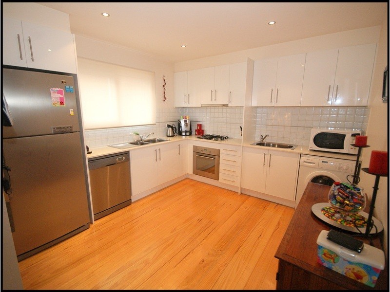 2/11 Wolseley Street, Coburg VIC 3058