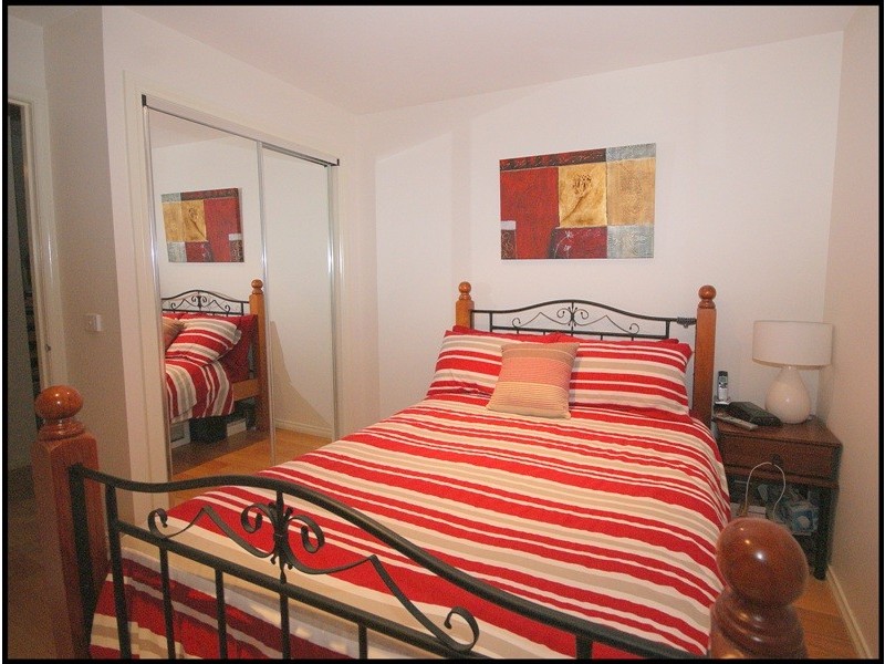 2/11 Wolseley Street, Coburg VIC 3058