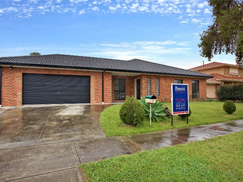 15 Kamo Court, Taylors Lakes VIC 3038