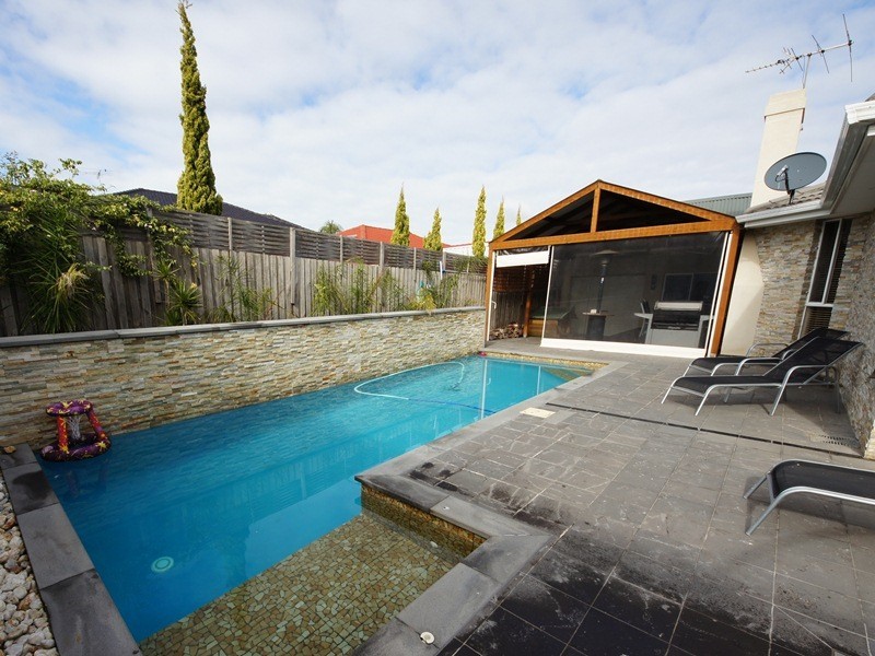 7 Dryburgh Place, Hillside VIC 3037