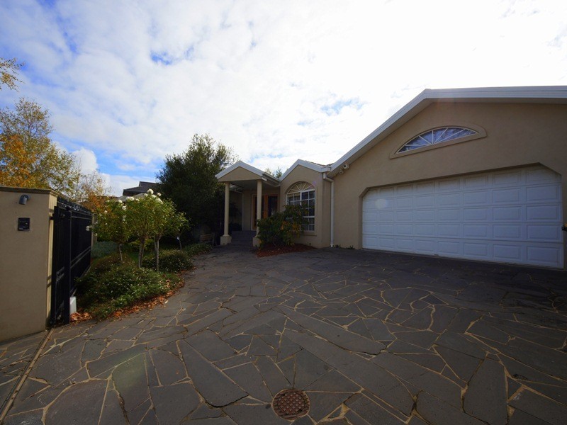 7 Dryburgh Place, Hillside VIC 3037