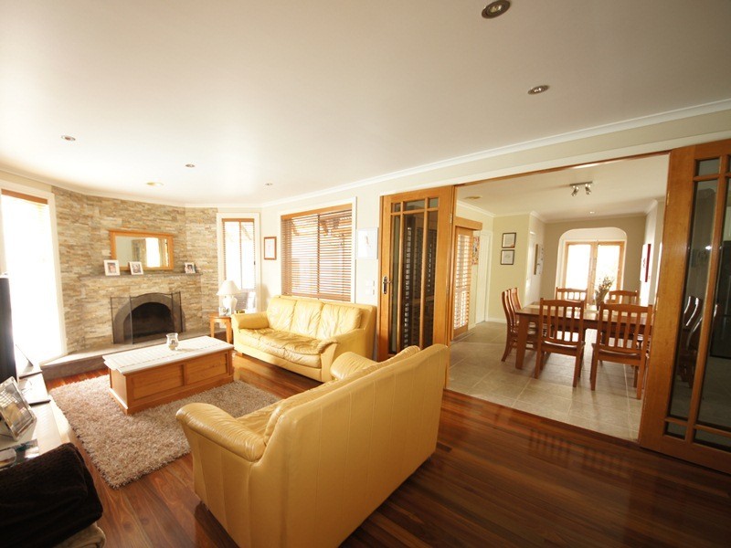 7 Dryburgh Place, Hillside VIC 3037