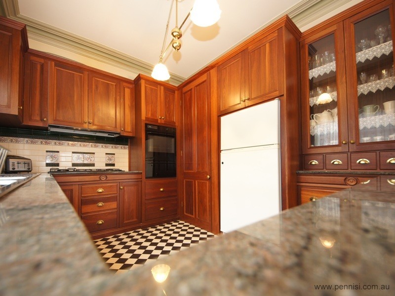 2 Ferry Crescent, Brunswick West VIC 3055