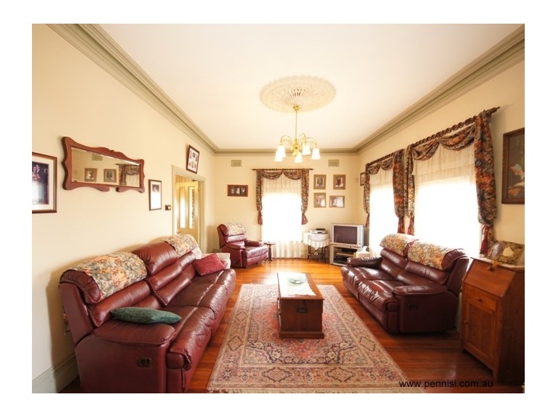 2 Ferry Crescent, Brunswick West VIC 3055