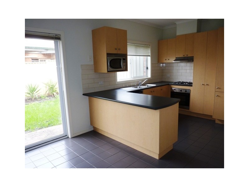 4 Seggan Circle, Gowanbrae VIC 3043