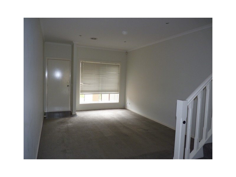 4 Seggan Circle, Gowanbrae VIC 3043