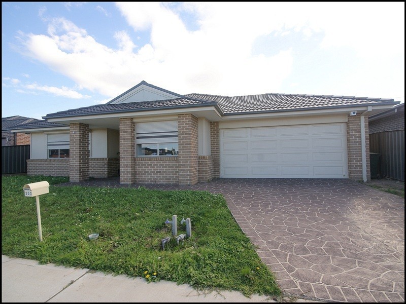 303 Waterview Boulevard, Craigieburn VIC 3064
