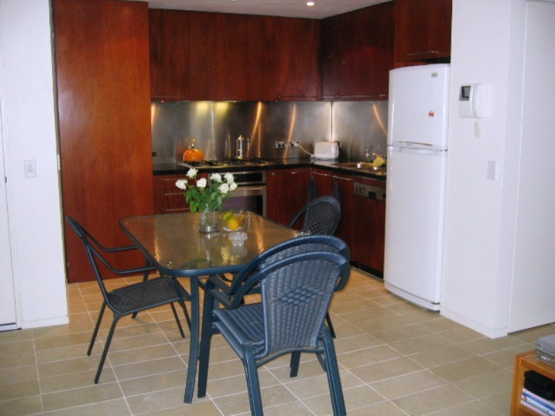 2/228 The Avenue, Parkville VIC 3052