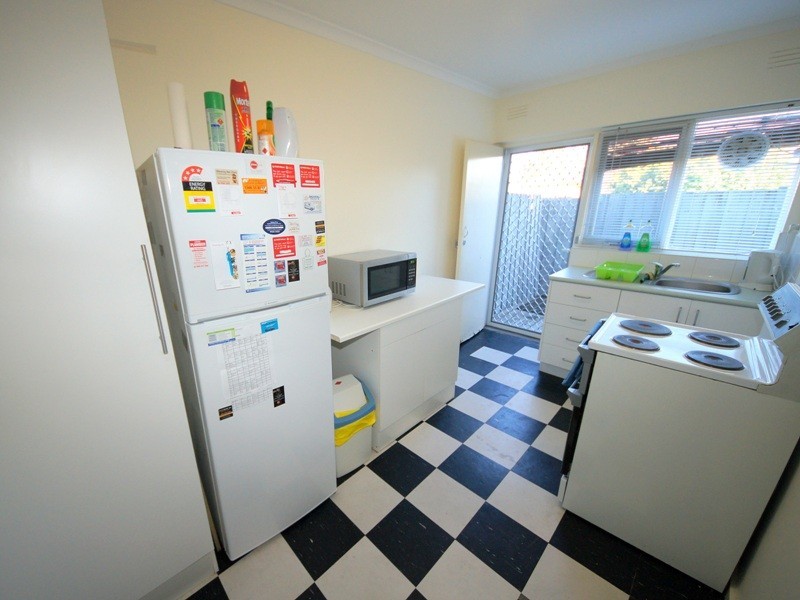 2/17 Callander Road, Pascoe Vale VIC 3044