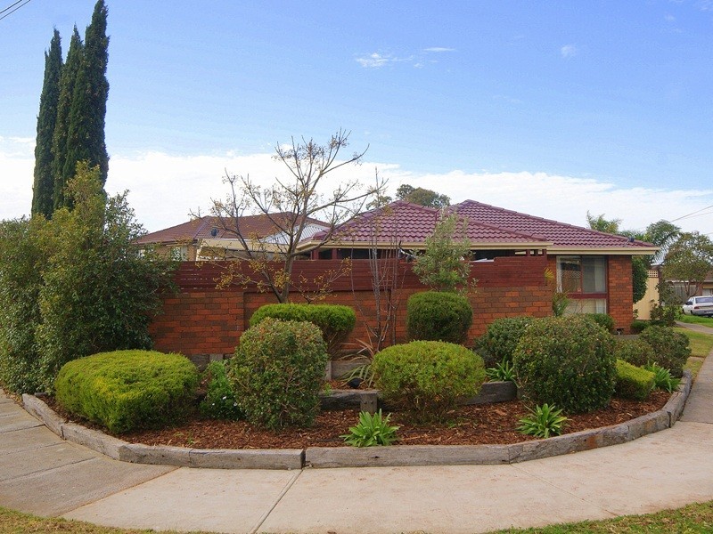 8 Bundeena Avenue, Kealba VIC 3021