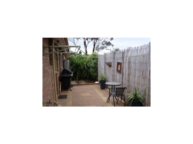 27/25 Goble Street, Niddrie VIC 3042